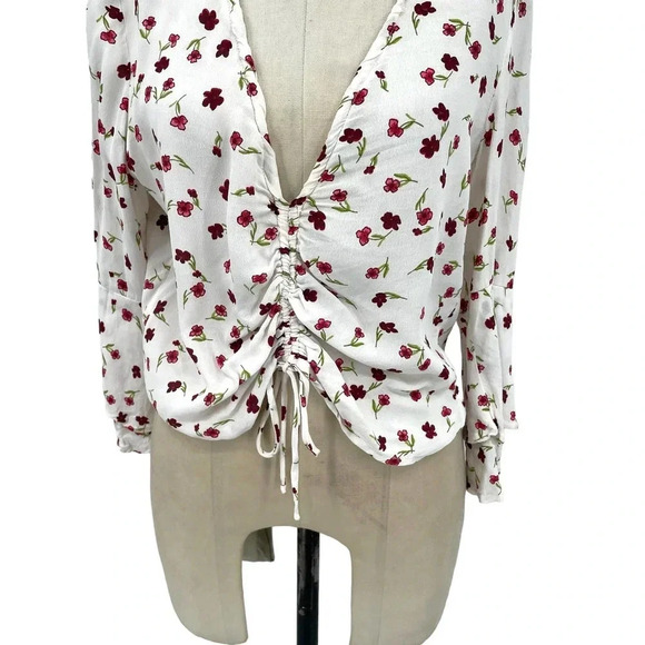 Flynn Skye Kirsty‎ Ruched Tie Front Top in Dream Lover Floral Print Size Small - Picture 4 of 8